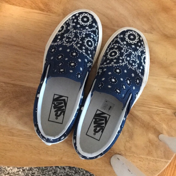 bandana print slip on vans